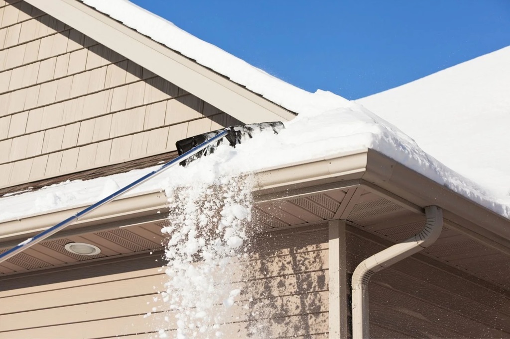 Common Misconceptions About Roof Snow Rakes